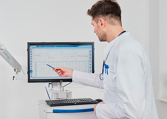 BLUE CHERRY® allows a flexible configuration of all kind of reports and besides standard graphics and tables, also semi-automatic text fields can be integrated which fill itself with measurement data, but also allow user entry.